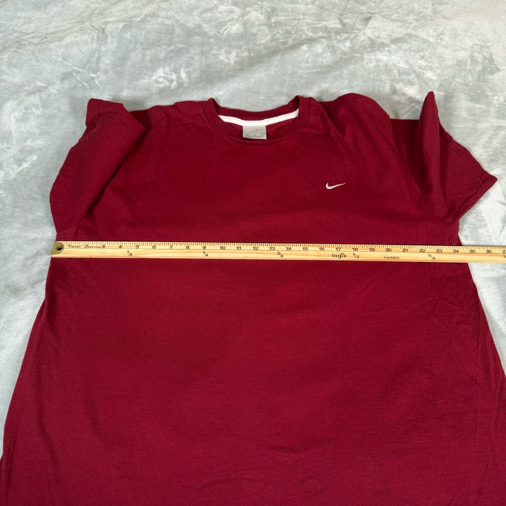 Vintage Nike Embroidered Swoosh Logo T Shirt Mens 2XL Cropped Fit Dark Red Y2K - Picture 5 of 6